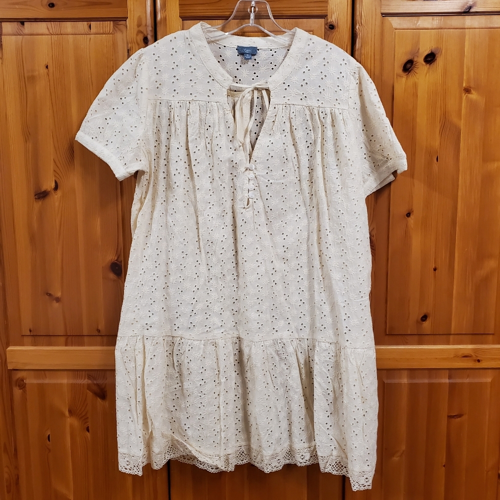 Vizio eyelet lace babydoll tunic